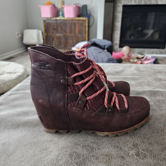 Sorel Sandy Wedge Boots - Picture 6 of 9